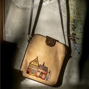 Crossbody leather handmade bag